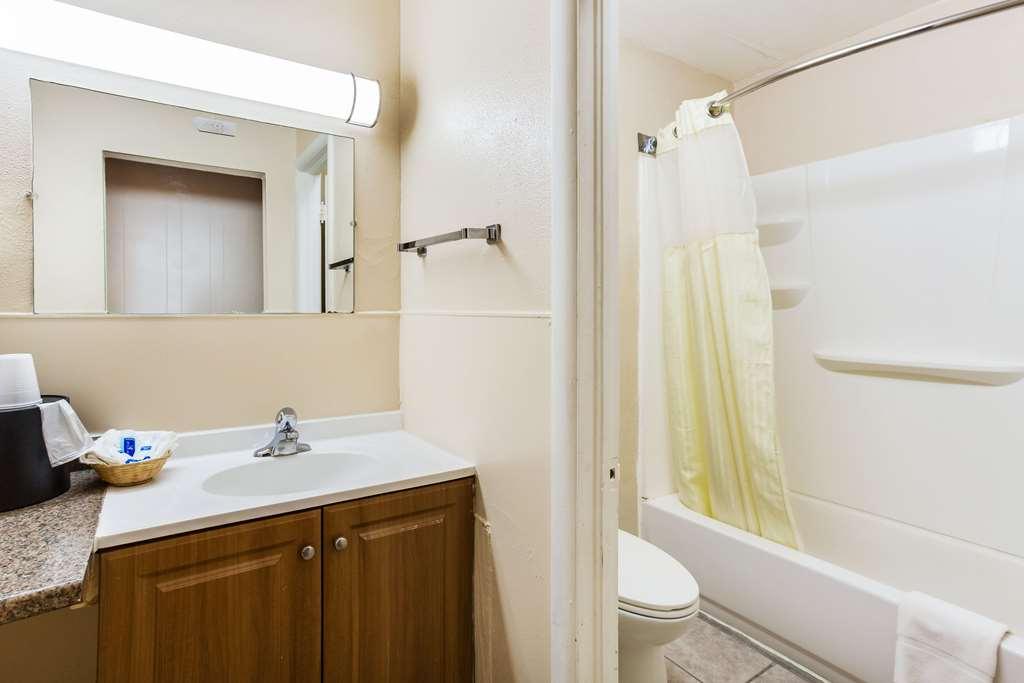 Rodeway Inn & Suites Raton Room photo